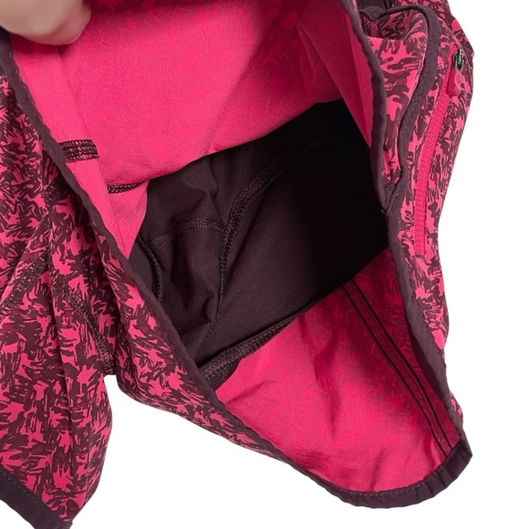 Lululemon Tracker Short III Mountain Peaks Bon Bon Bordeaux Drama Red/Pink 6 - Picture 9 of 14